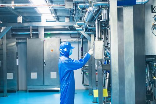 國貨美妝加速智變 珀萊雅與蘭樹股份榮登2023年浙江省智能工廠供應鏈管理榜單